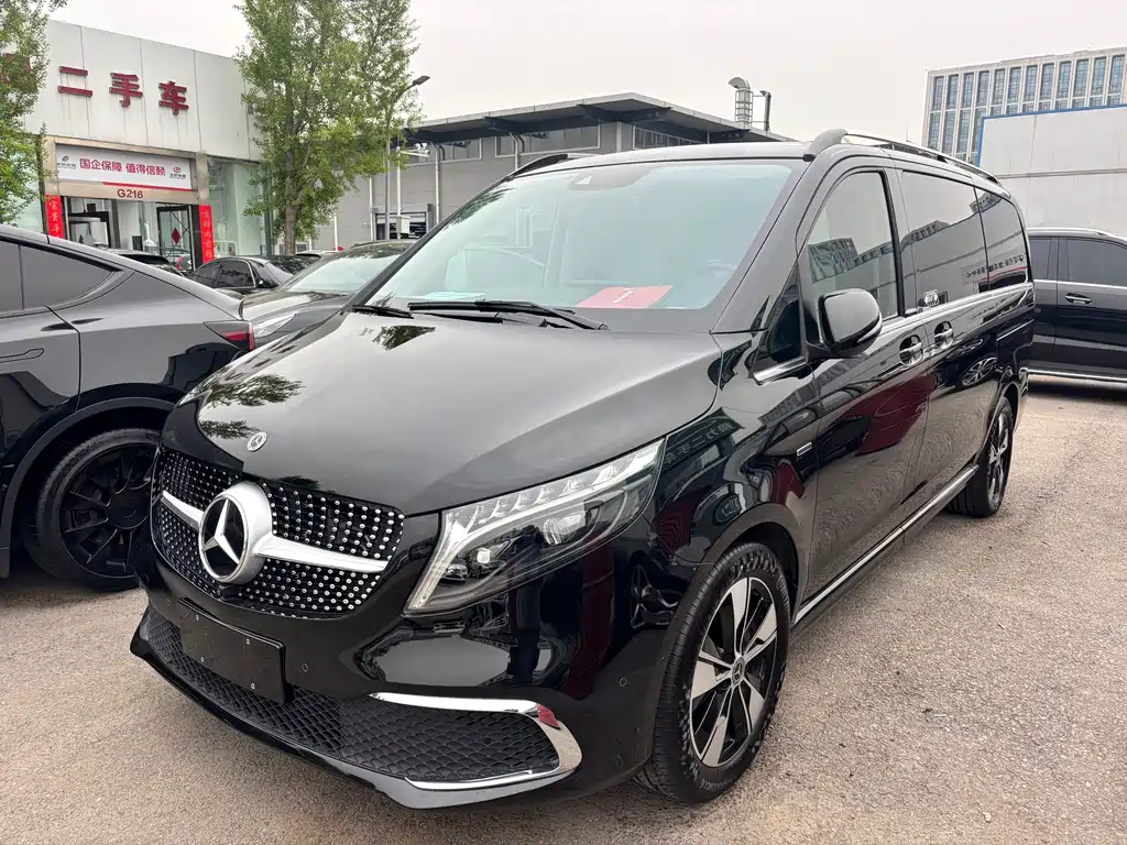 Mercedes-Benz V-Class 2024