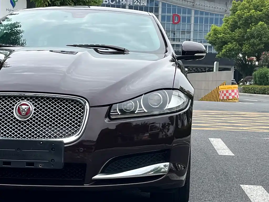 Jaguar XF — миниатюра 6