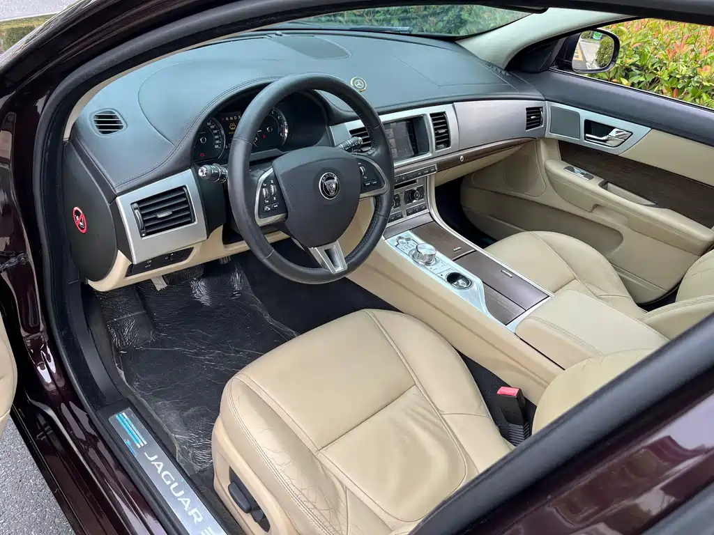 Jaguar XF — миниатюра 13
