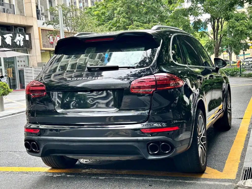 Porsche Cayenne — миниатюра 3