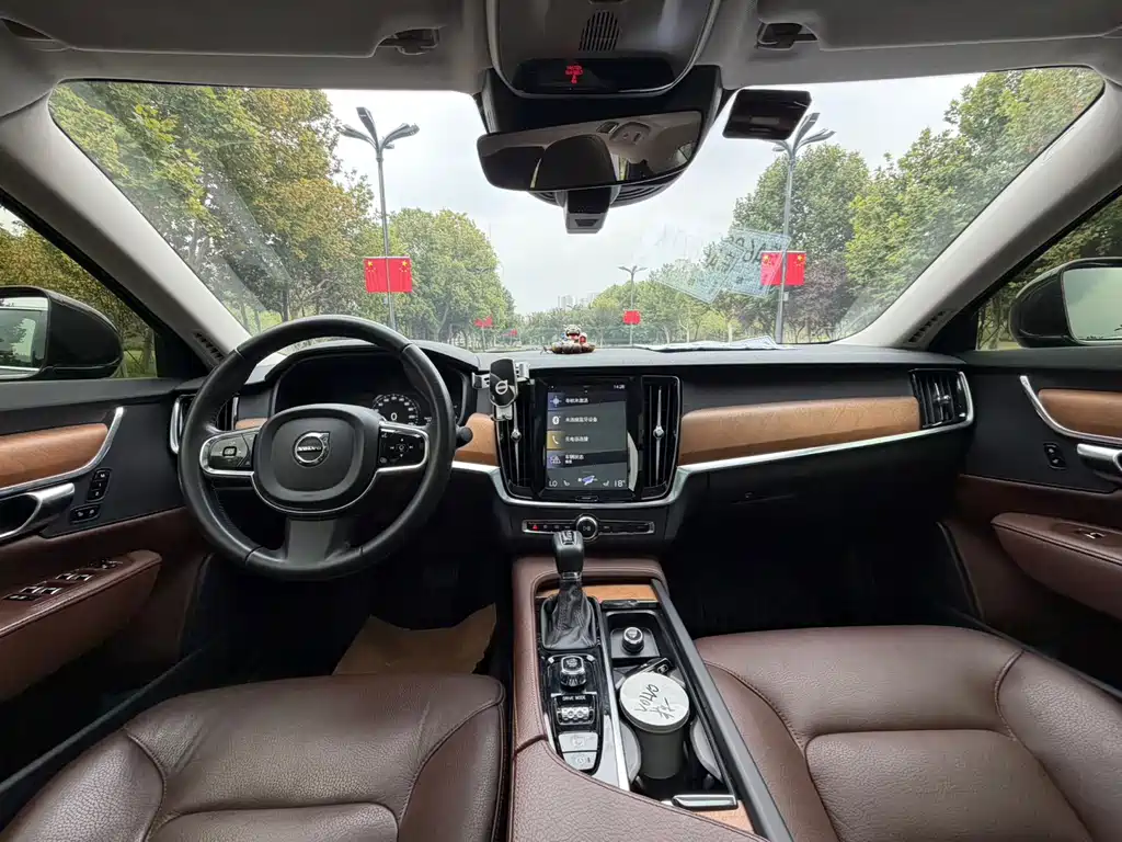 Volvo S90 — миниатюра 7