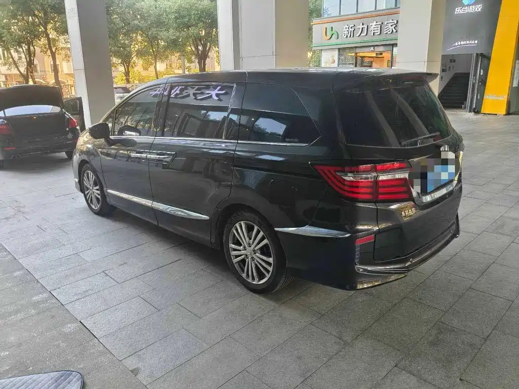 Honda Elysion — миниатюра 9