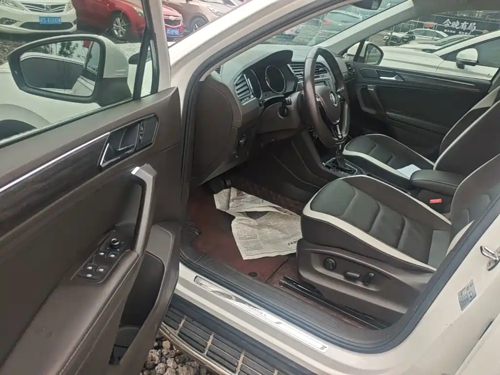 Volkswagen Tiguan L — миниатюра 16
