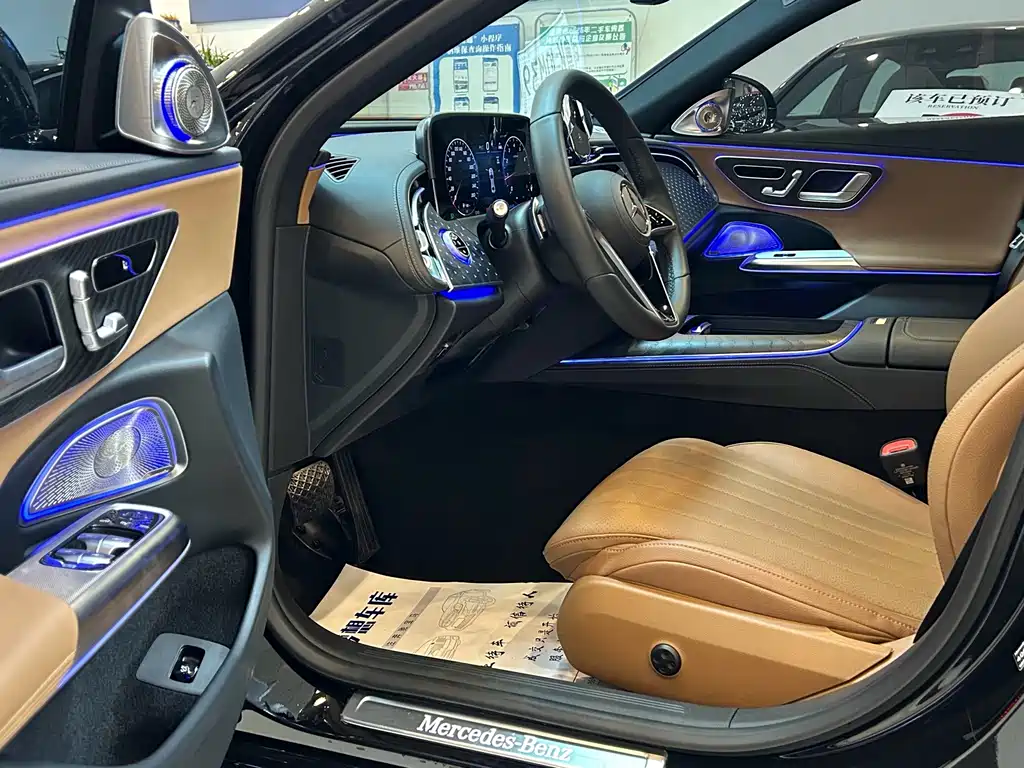 Mercedes-Benz E-Class — миниатюра 8