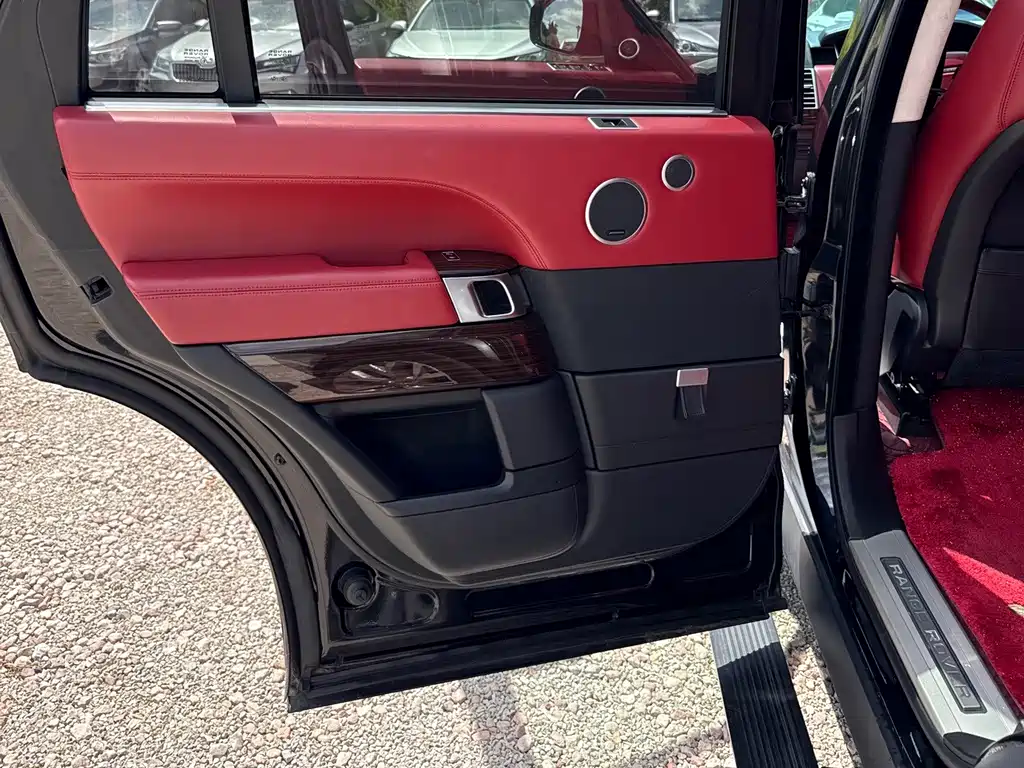 Land Rover Range Rover — миниатюра 13