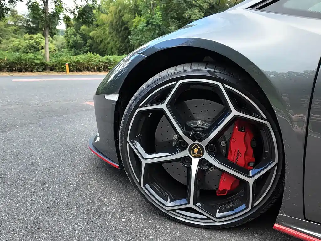 Lamborghini Huracán — миниатюра 5