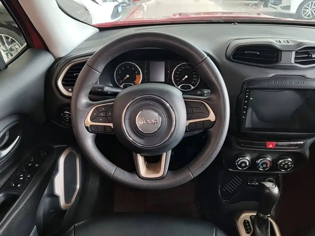 Jeep Renegade — миниатюра 11