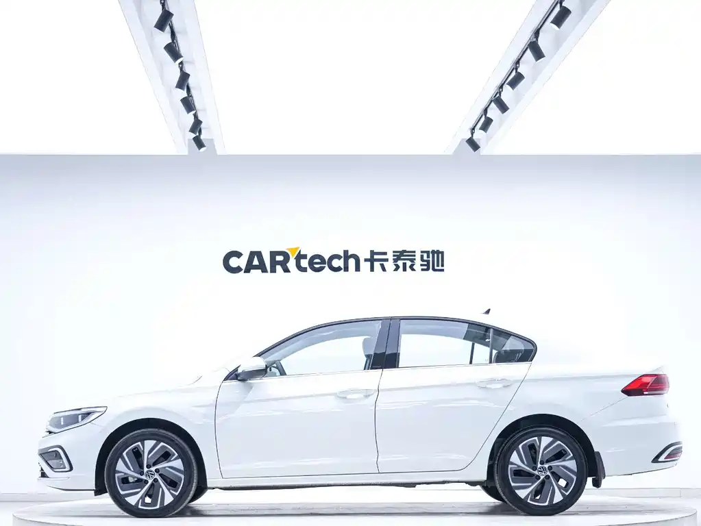 Volkswagen Bora — миниатюра 3