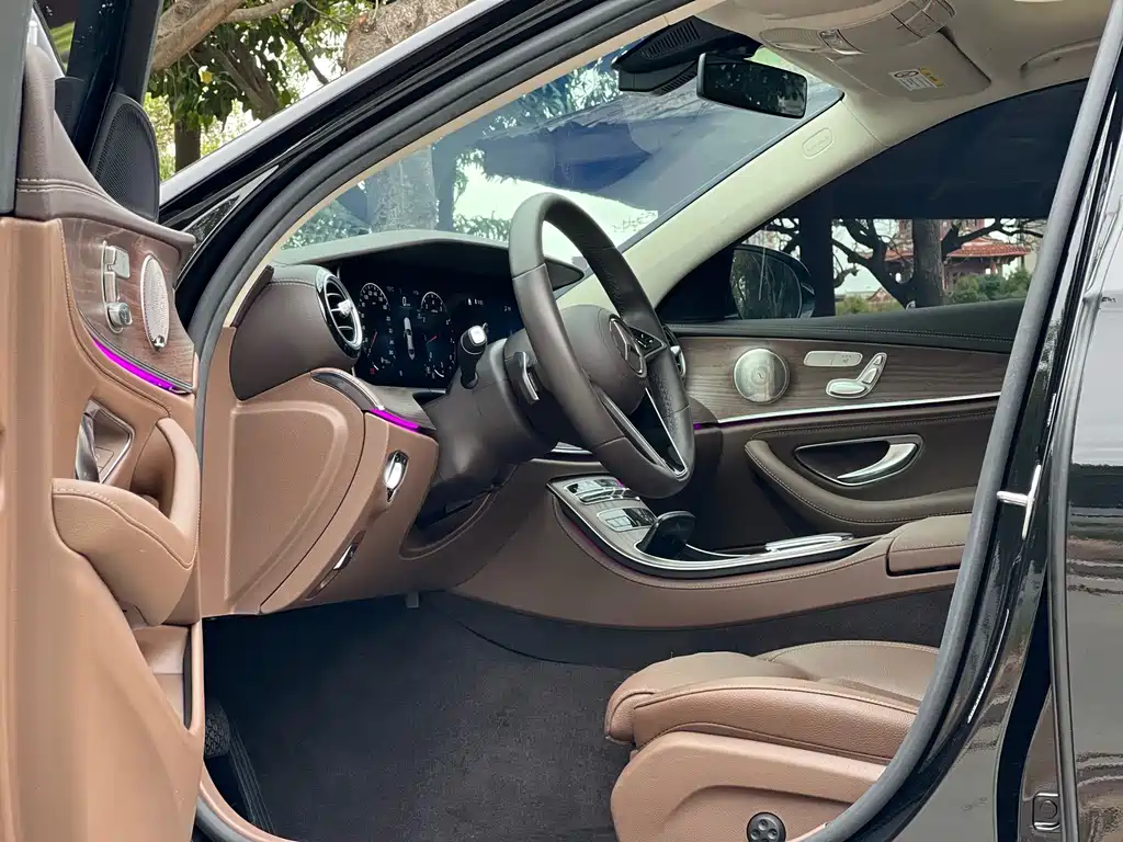 Mercedes-Benz E-Class — миниатюра 4