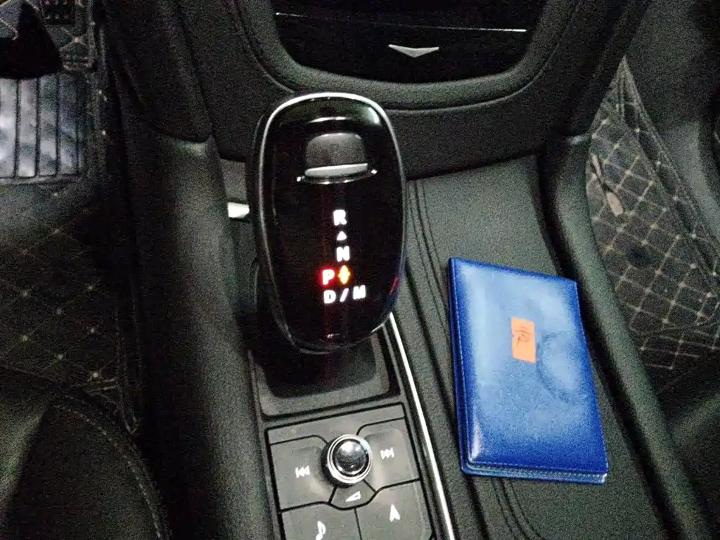 Cadillac XT6 — миниатюра 10