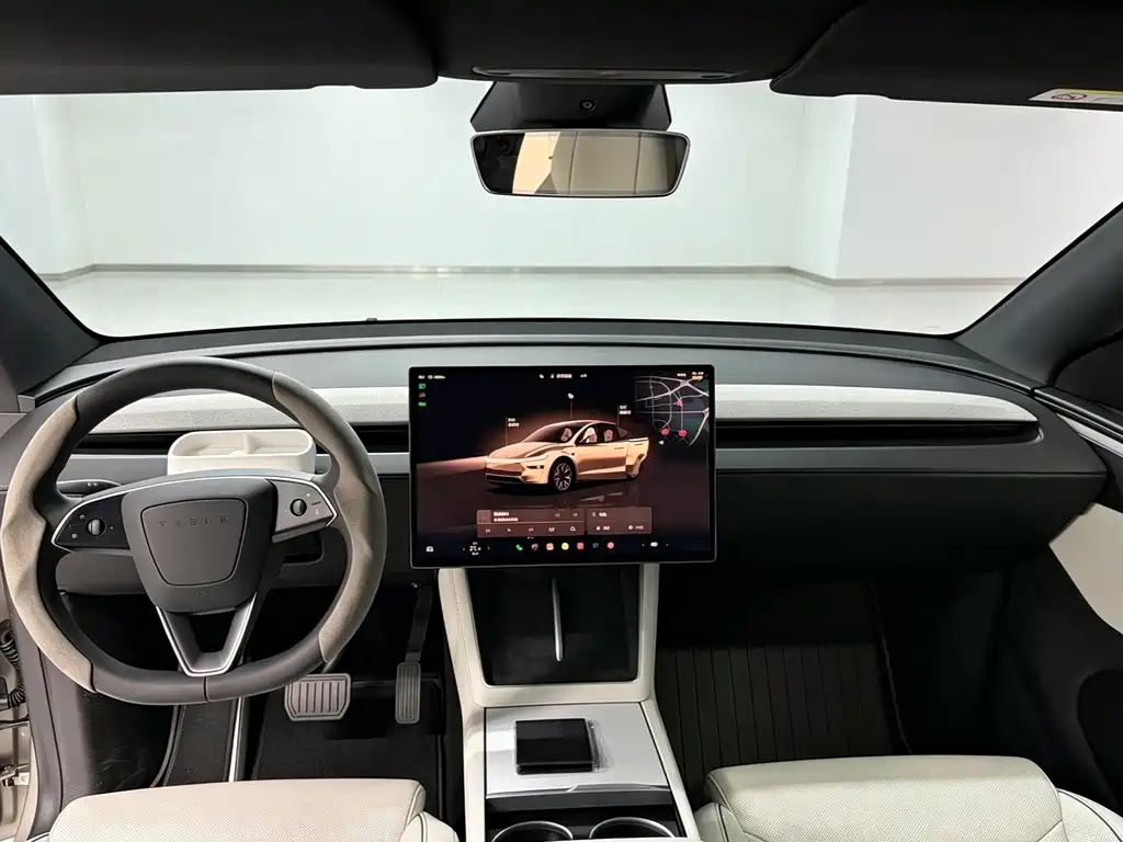Tesla Model Y L — миниатюра 10