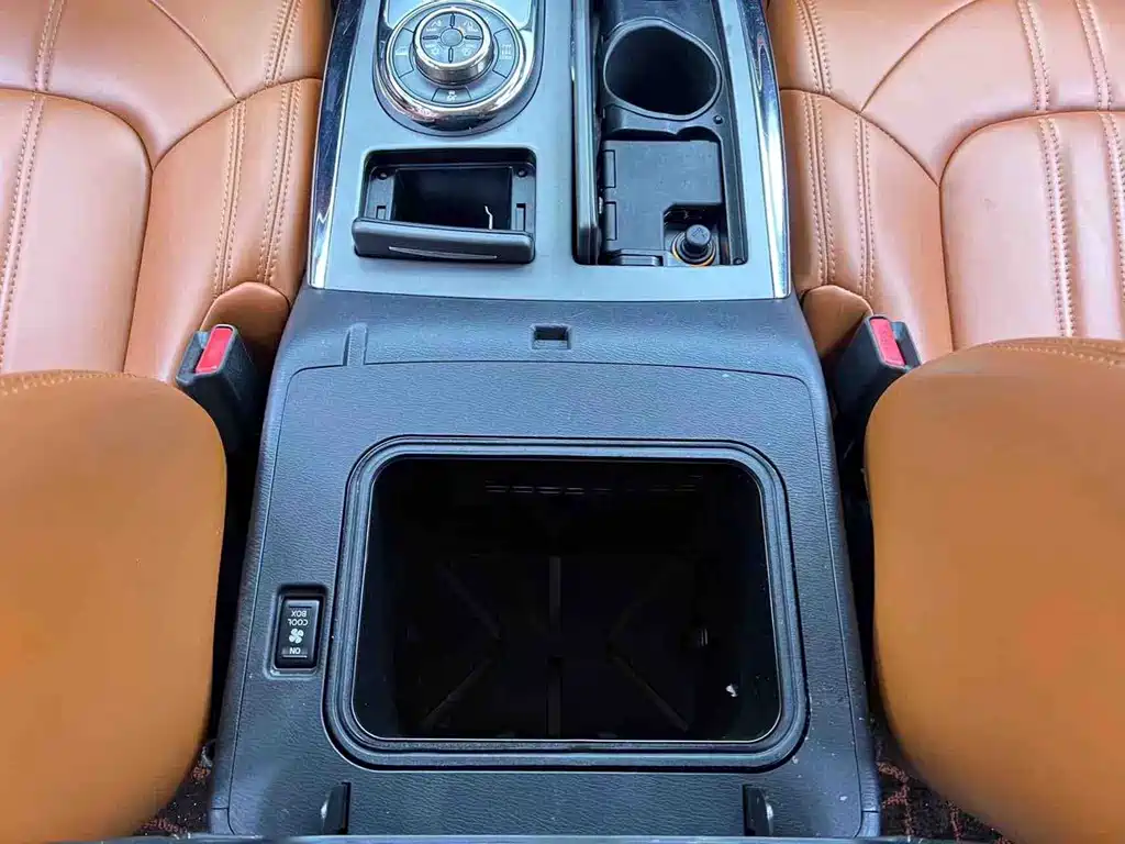 Nissan Patrol — миниатюра 18