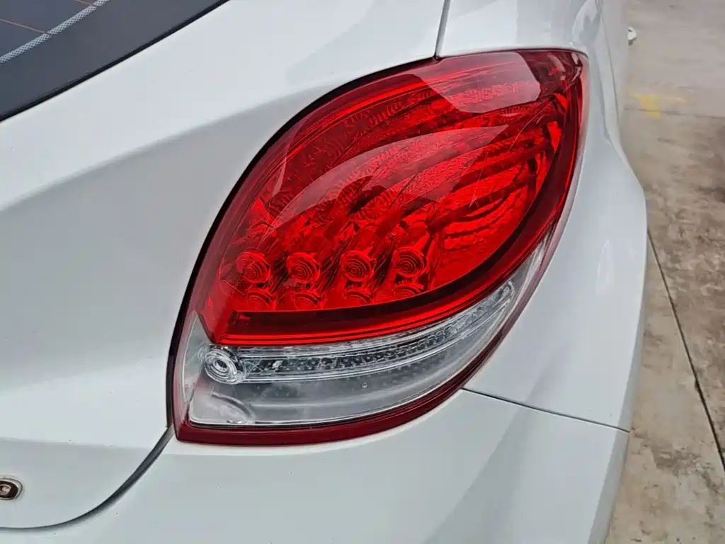 Hyundai Veloster — миниатюра 8