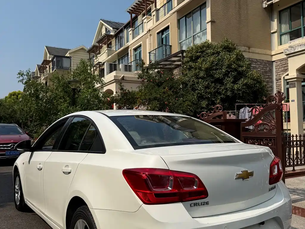 Chevrolet Cruze — миниатюра 10