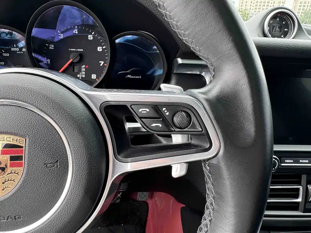 Porsche Macan — миниатюра 13