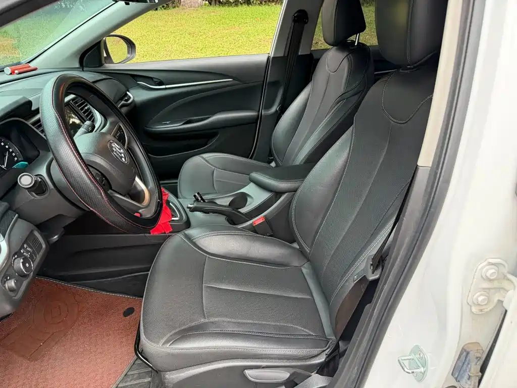 Buick Excelle — миниатюра 8