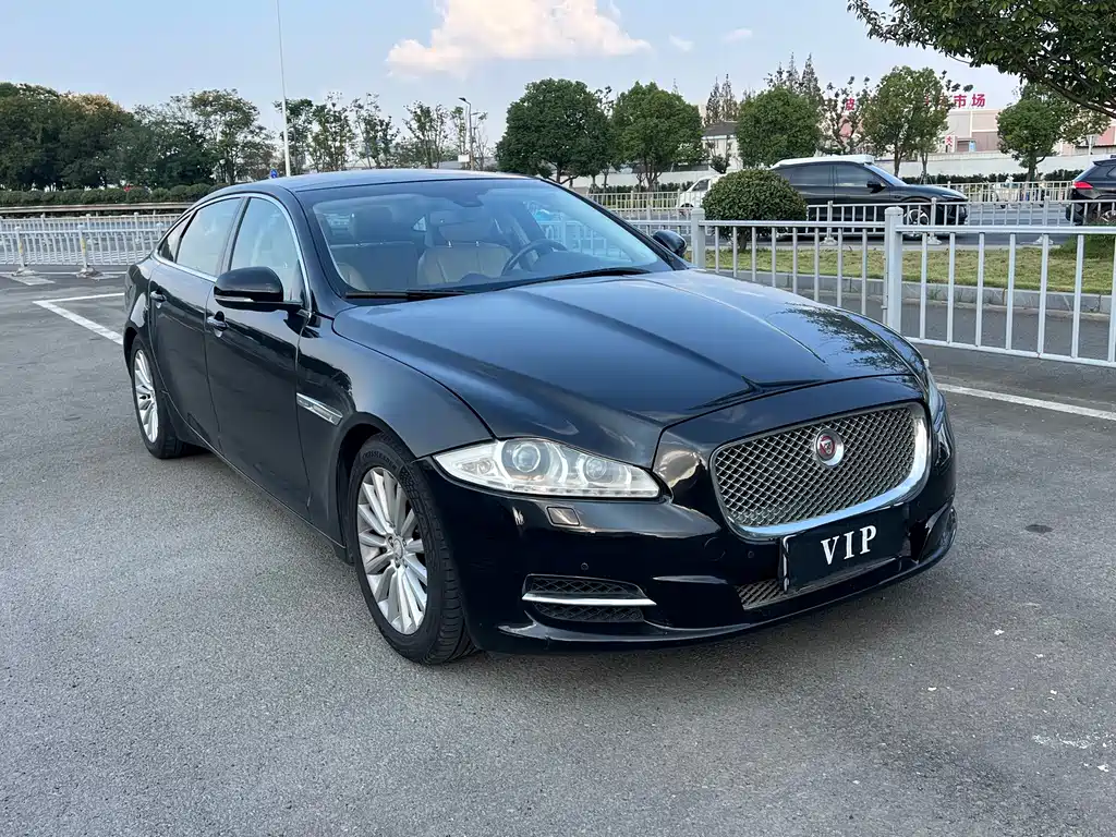 Jaguar XJ — миниатюра 3
