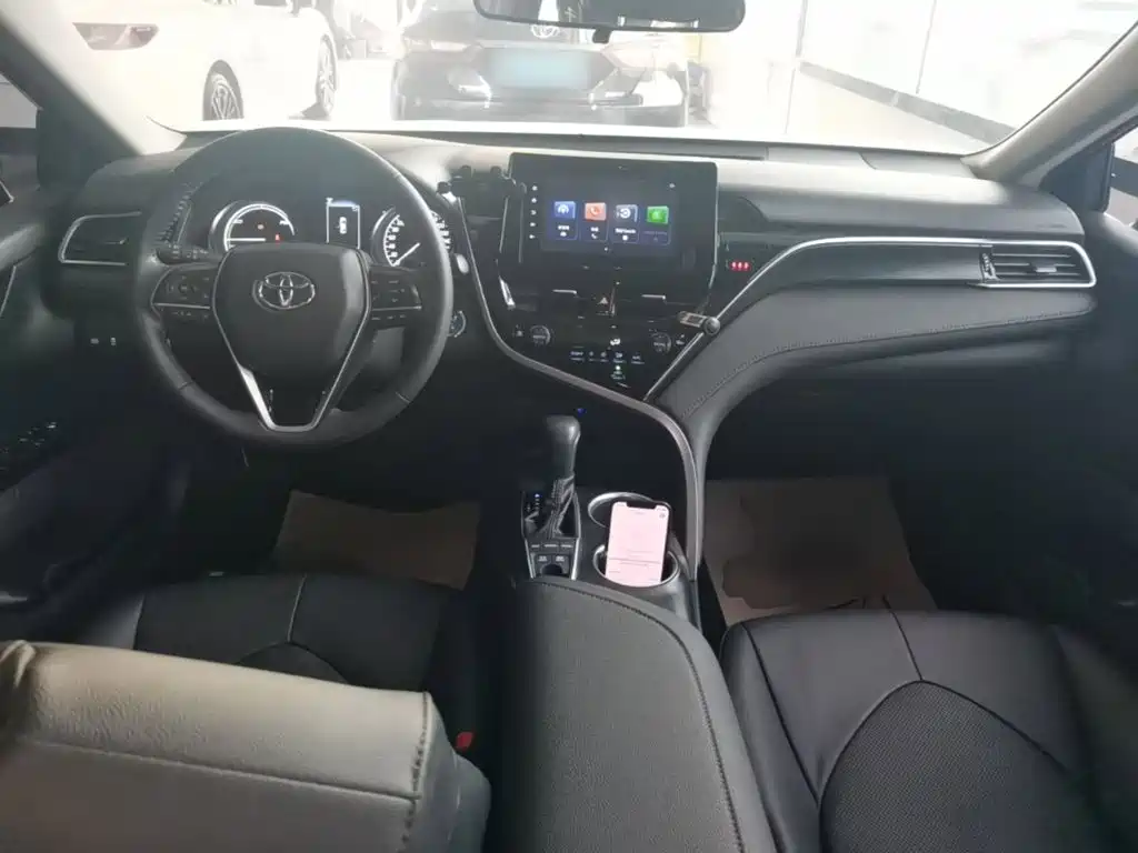 Toyota Camry — миниатюра 10
