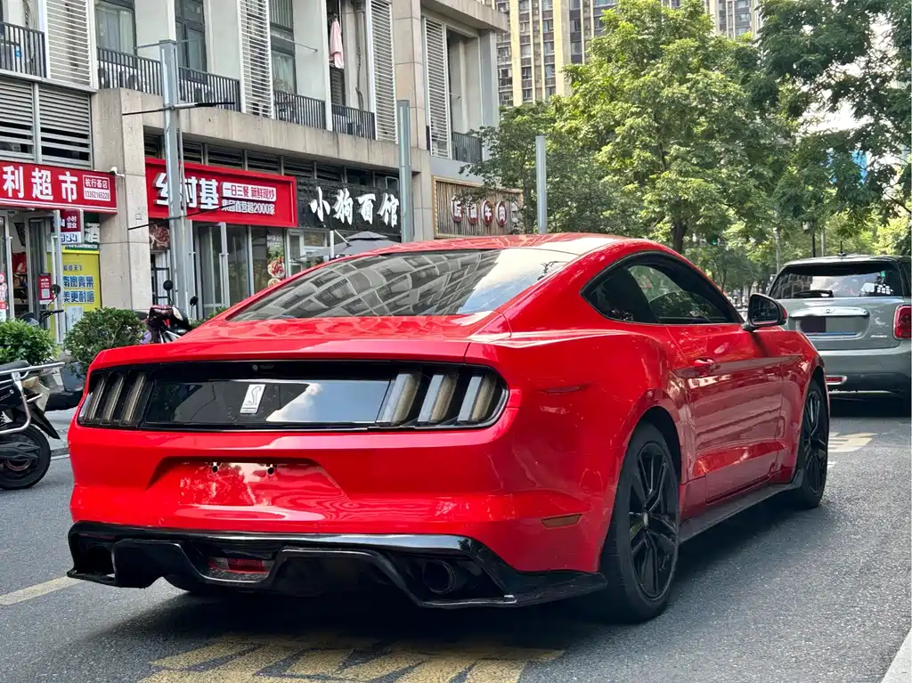 Ford Mustang — миниатюра 6