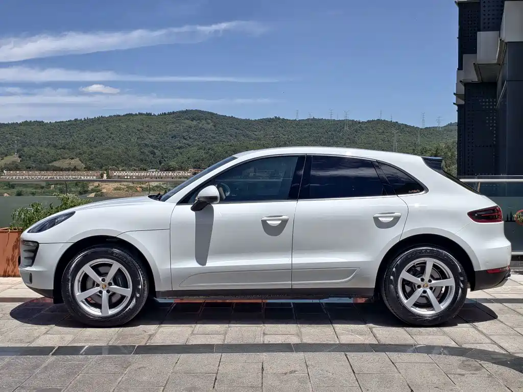 Porsche Macan — миниатюра 22