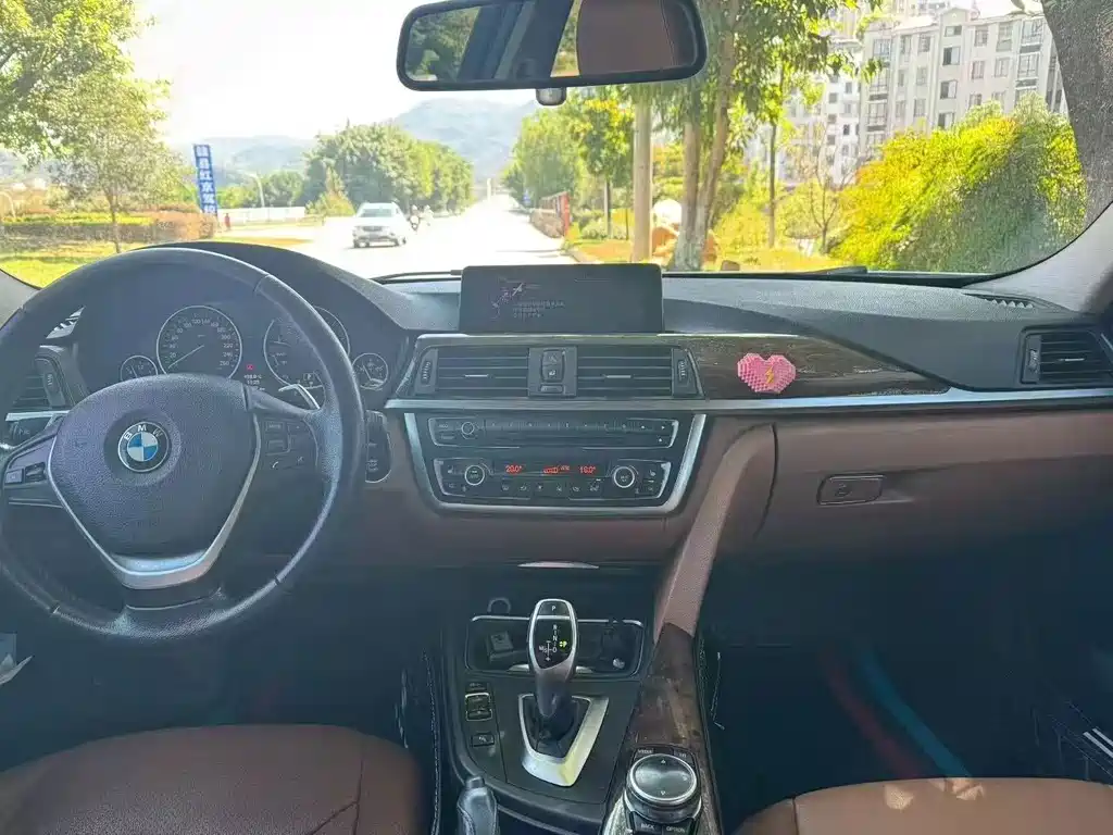 BMW 3 Series — миниатюра 5
