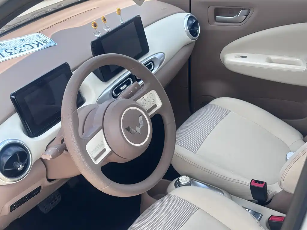 Wuling MINIEV — миниатюра 5