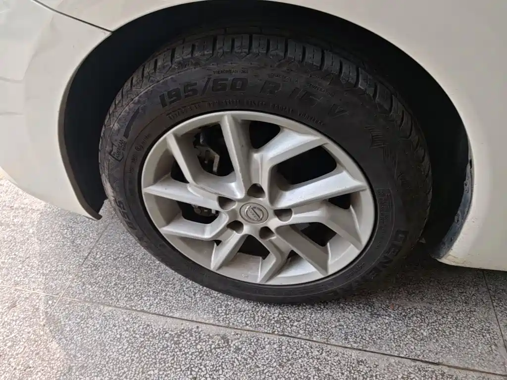Nissan Tiida — миниатюра 23