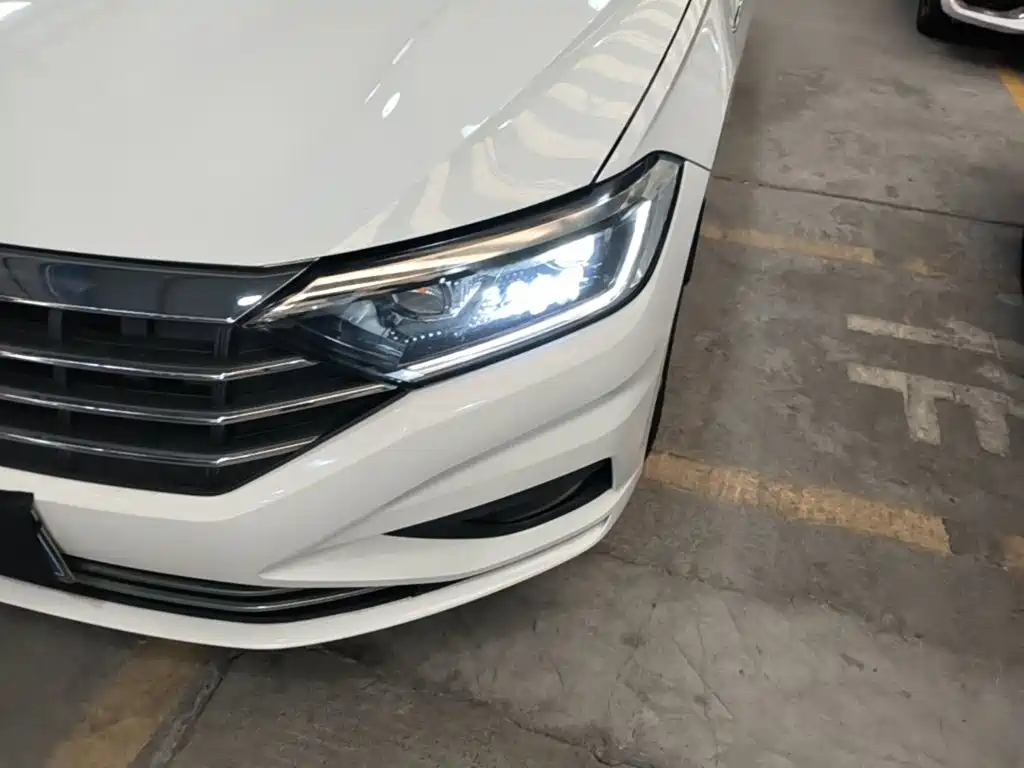 Volkswagen Sagitar — миниатюра 24
