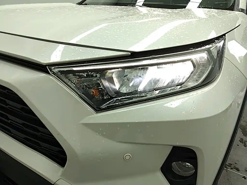 Toyota RAV4 — миниатюра 24