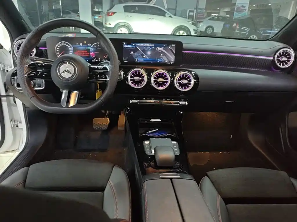 Mercedes-Benz A-Class — миниатюра 10