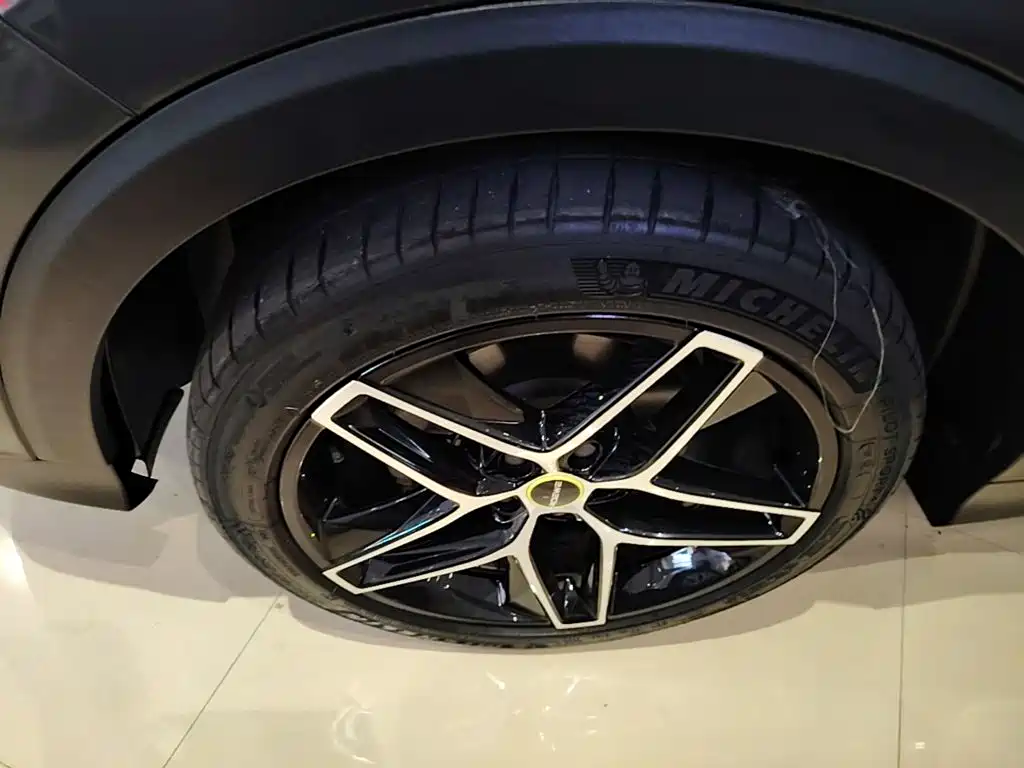 Roewe RX5 — миниатюра 23