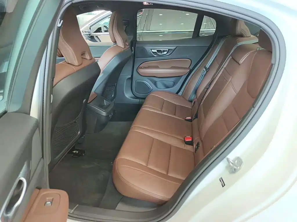 Volvo S60 — миниатюра 17