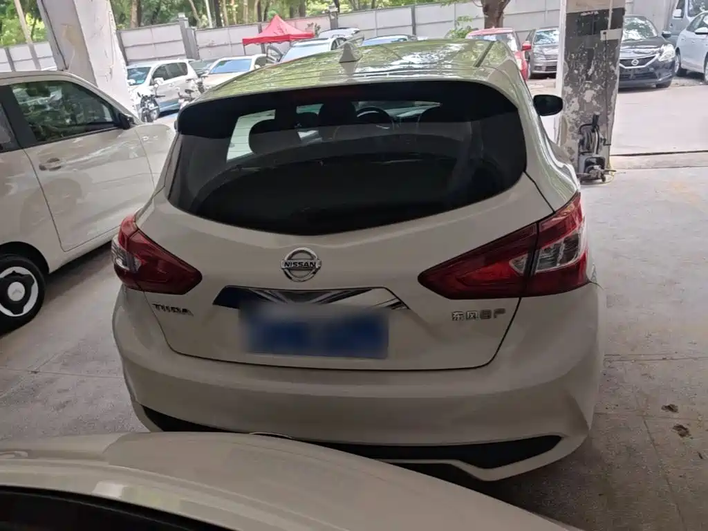 Nissan Tiida — миниатюра 6