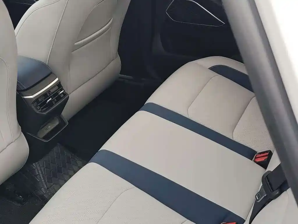 Geely Emgrand — миниатюра 7