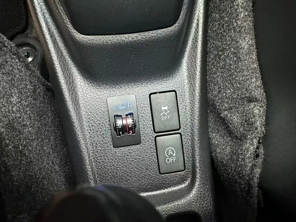Toyota Yaris L — миниатюра 9