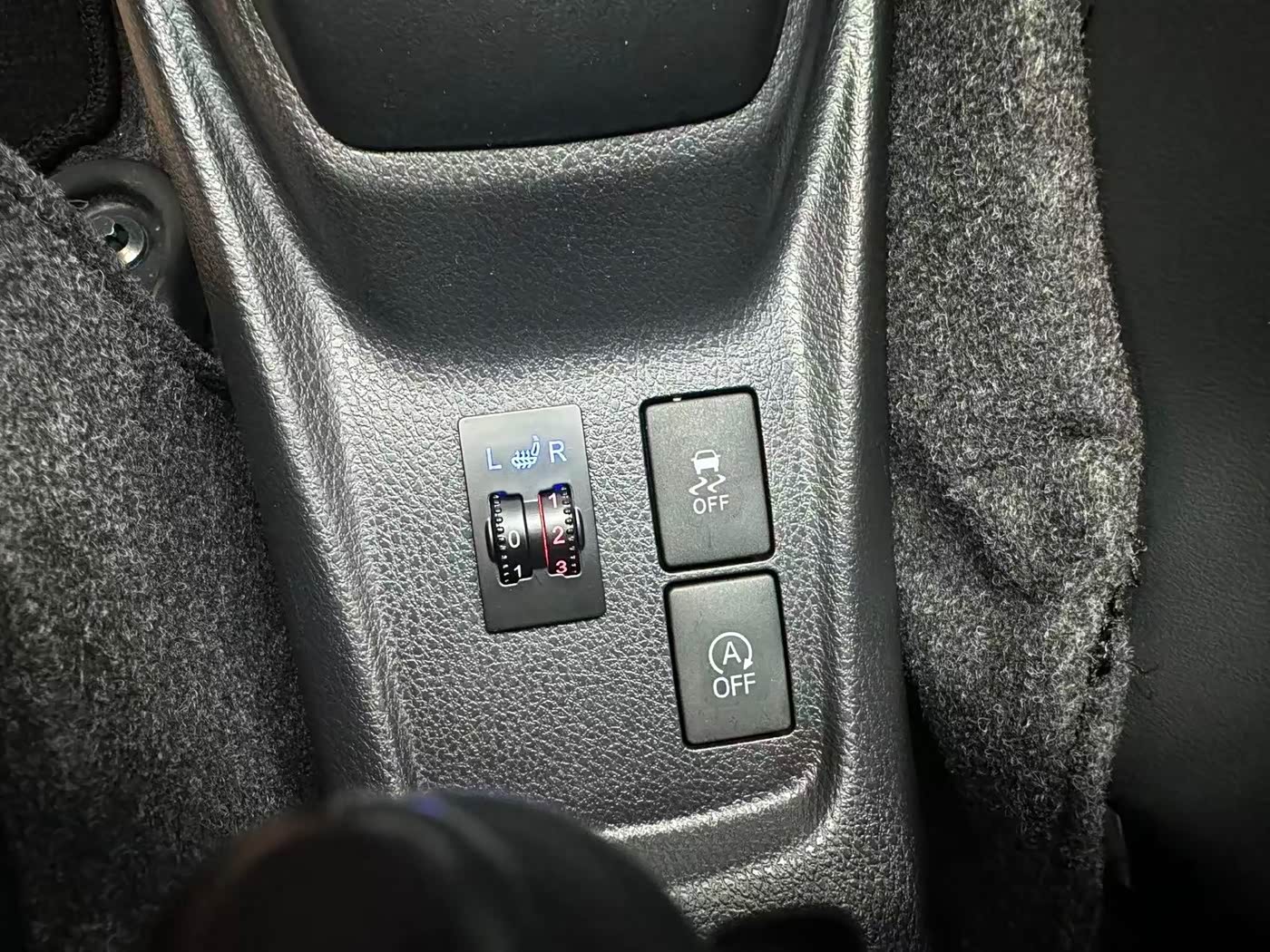 Toyota YARiS L Zhi Xuan 1.5 л 2022 г. Белый, пробег 30000 км