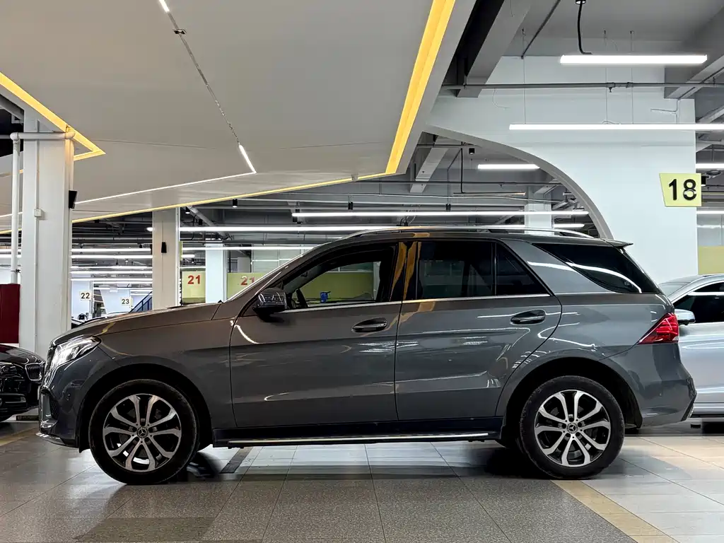 Mercedes-Benz GLE (Import) — миниатюра 5