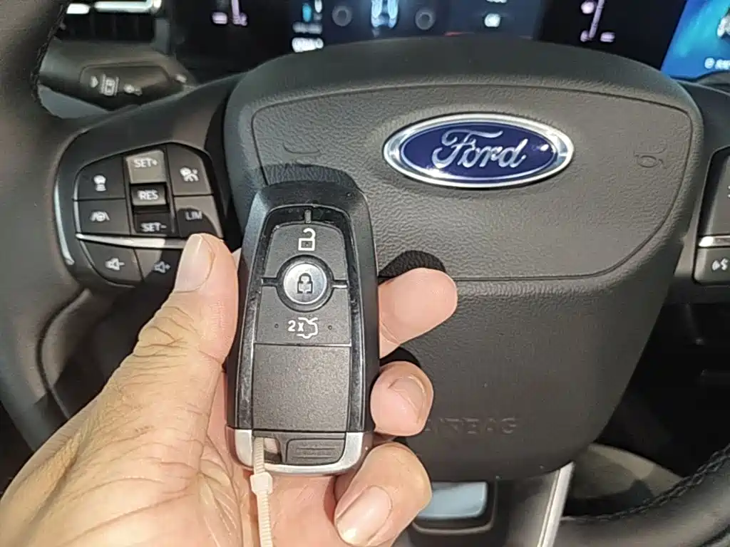 Ford Edge — миниатюра 9