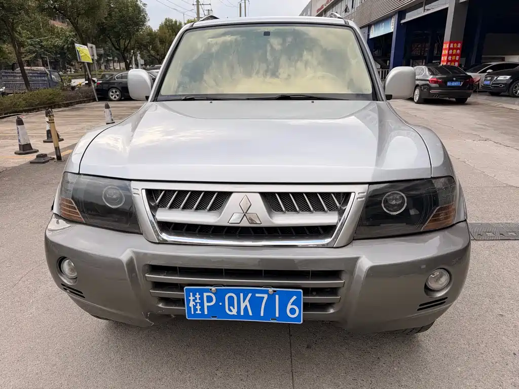 Mitsubishi Pajero (Import) — миниатюра 2