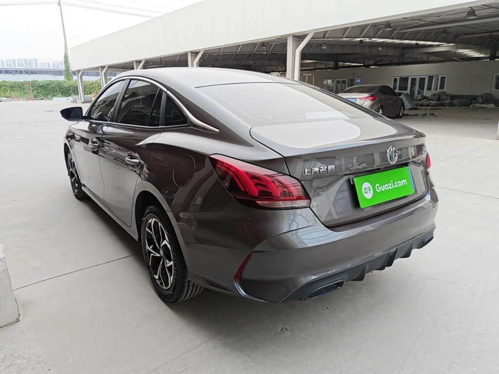 MG MG5 1.5 л 2024 г. Серебристо-серый, пробег 14800 км