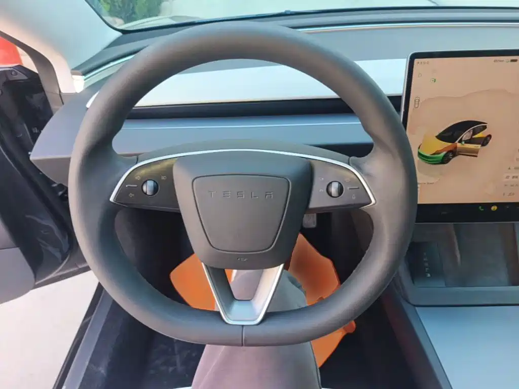 Tesla Model 3 — миниатюра 11