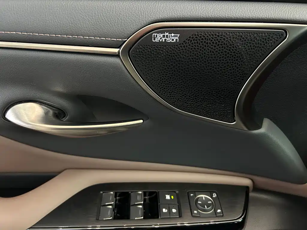 Lexus ES — миниатюра 13