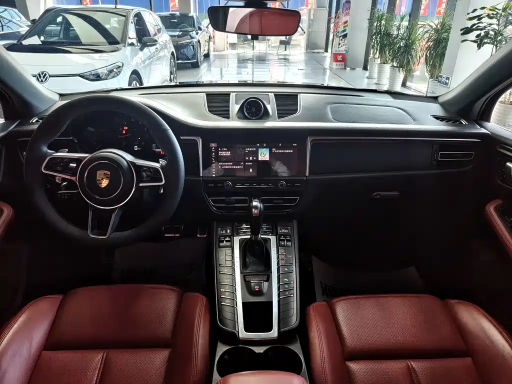Porsche Macan — миниатюра 10