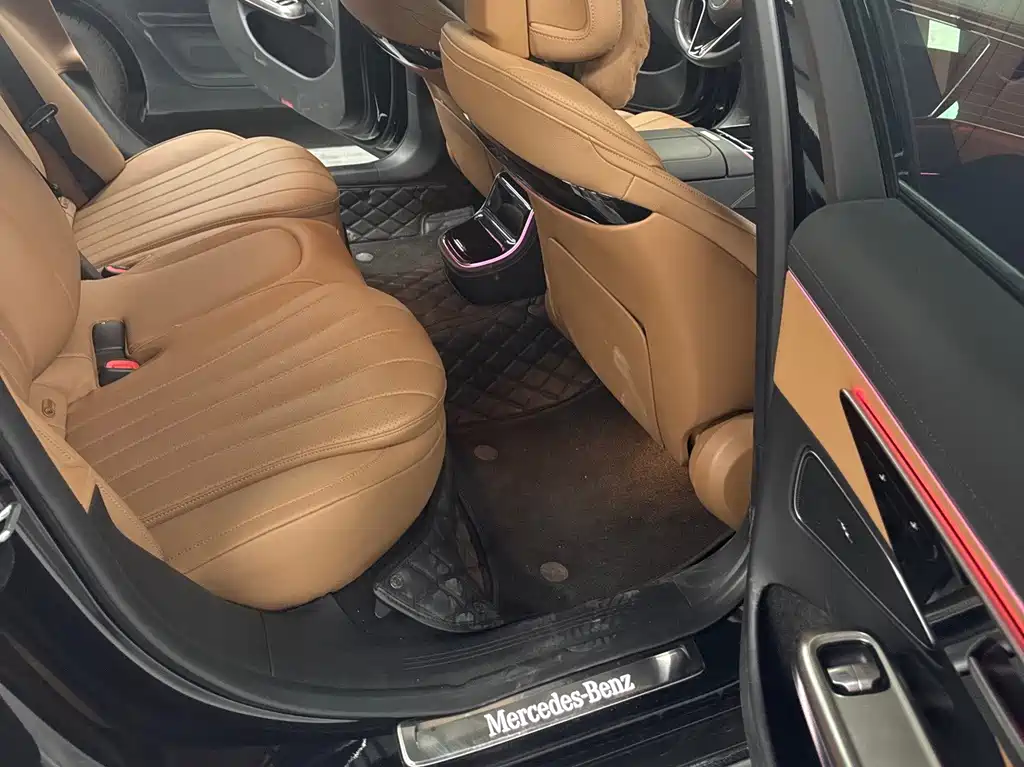 Mercedes-Benz E-Class — миниатюра 11