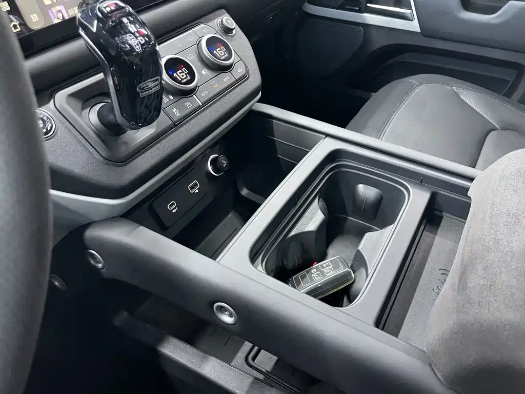 Land Rover Defender — миниатюра 14