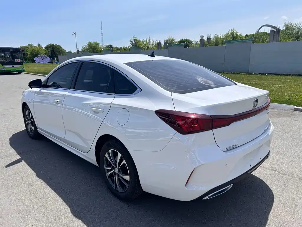 Changan Eado — миниатюра 9
