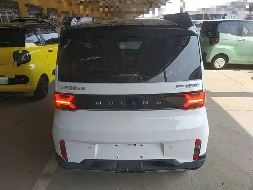 Wuling MINIEV — миниатюра 6
