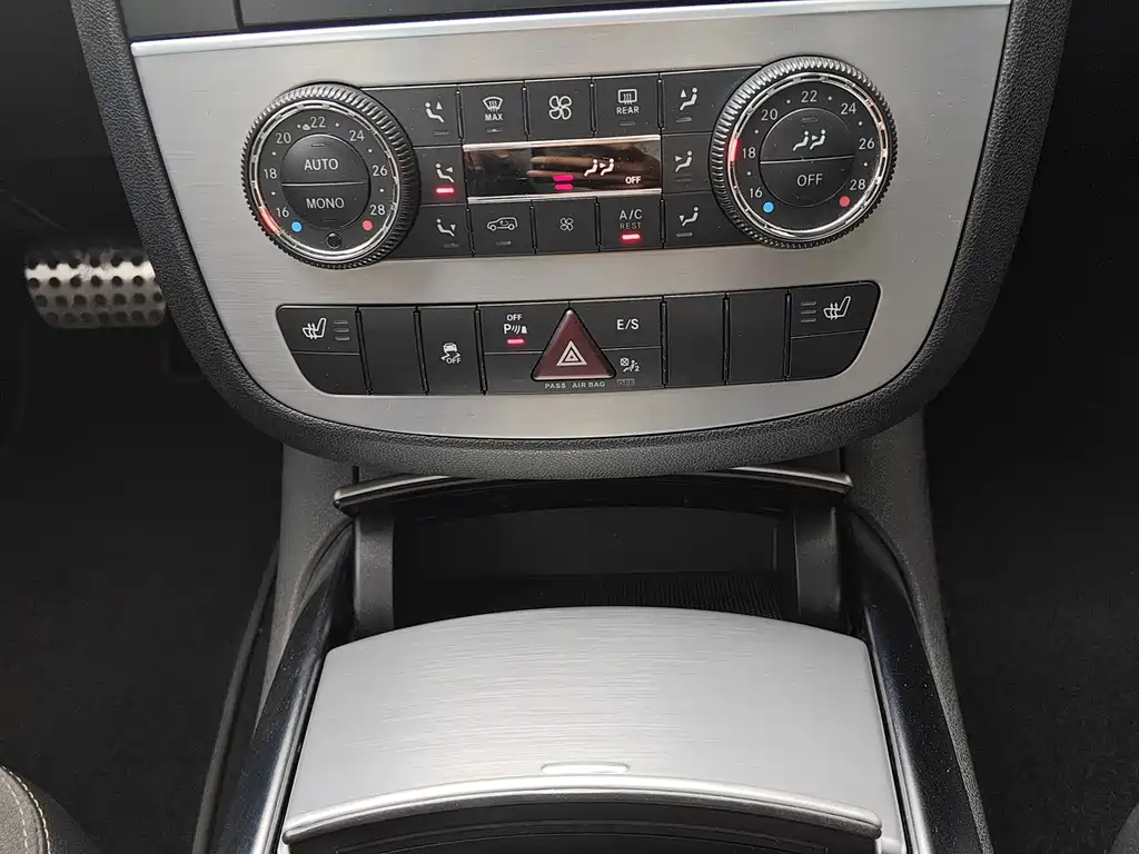 Mercedes-Benz R-Class — миниатюра 12