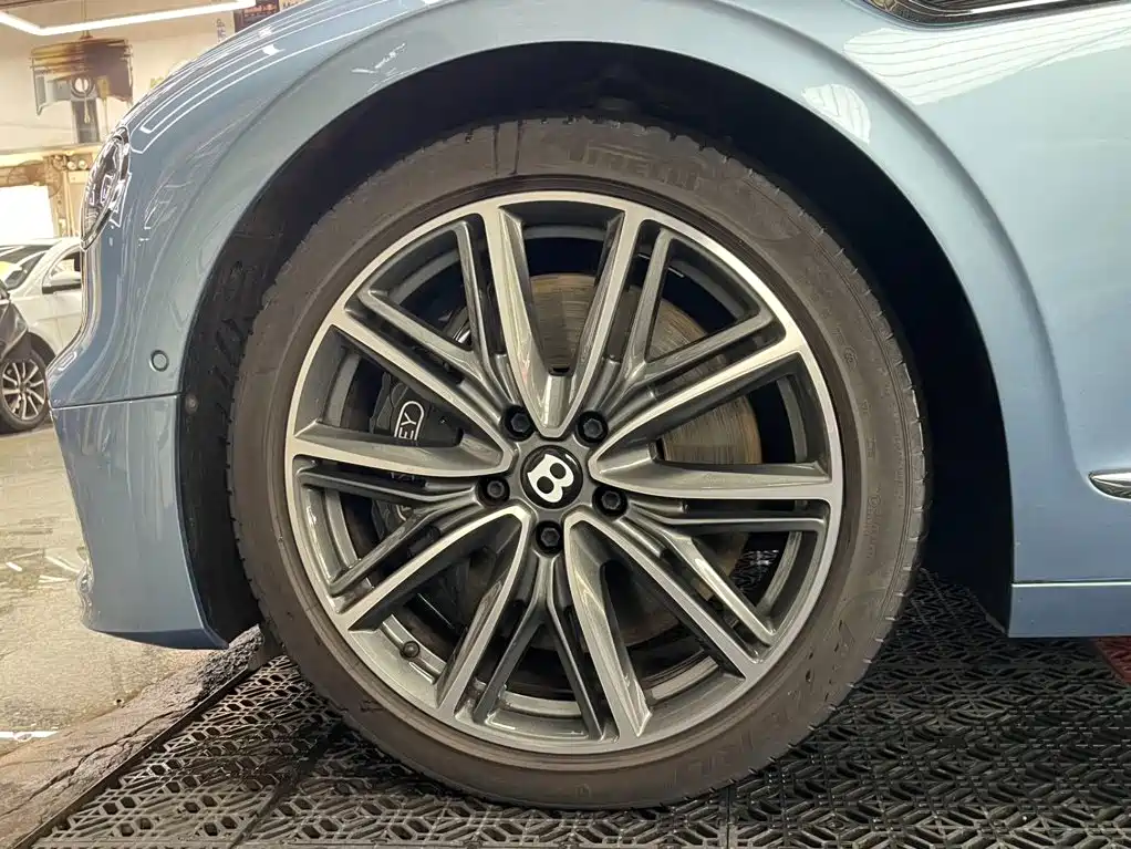 Bentley Flying Spur — миниатюра 11
