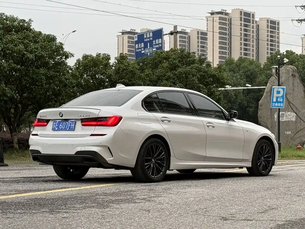 BMW 3 Series — миниатюра 4